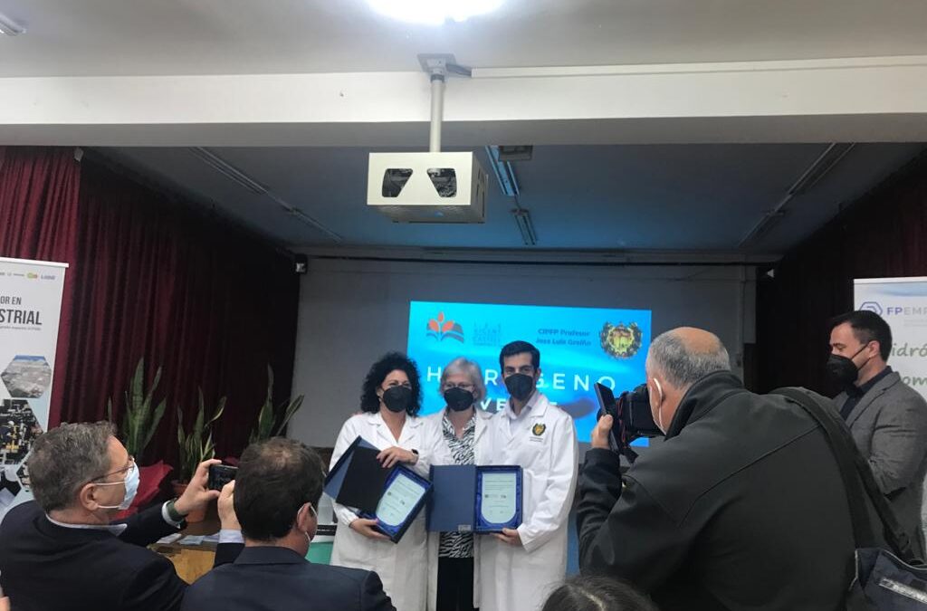 La iniciativa ‘Caixabank Dualiza’ impulsa la FP Dual en hidrógeno verde, donde nuestro Centro ha presentado uno de los proyectos seleccionados a nivel nacional