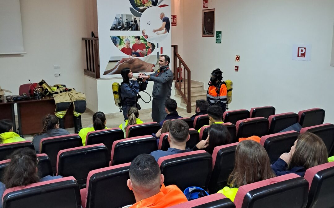 Nuestro alumnado de 1º y 2º de CFGS de Prevención de Riesgos Profesionales visitó las instalaciones de CEPSA Refinería